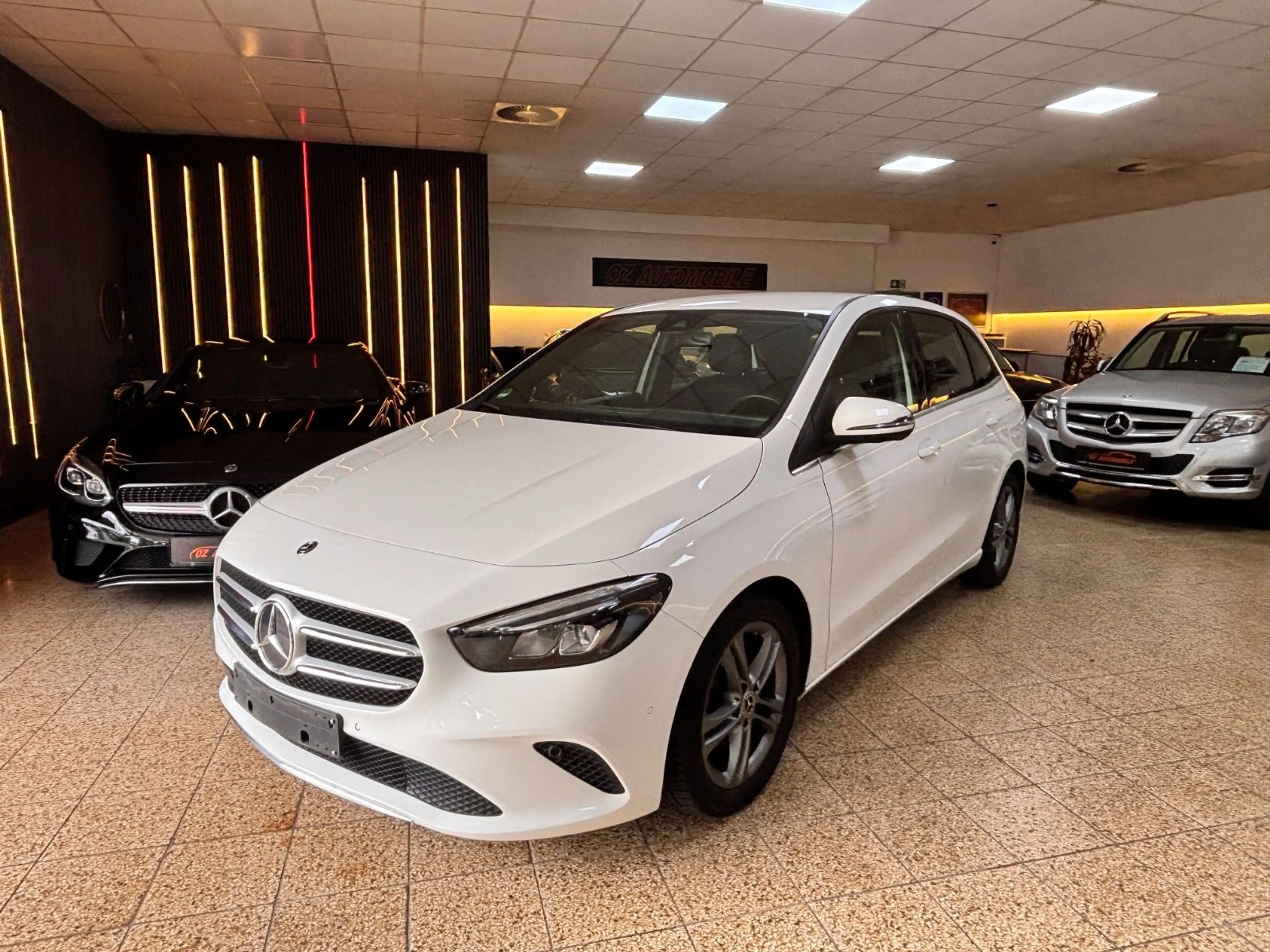 Mercedes-Benz B 180 Aut. — photo 2