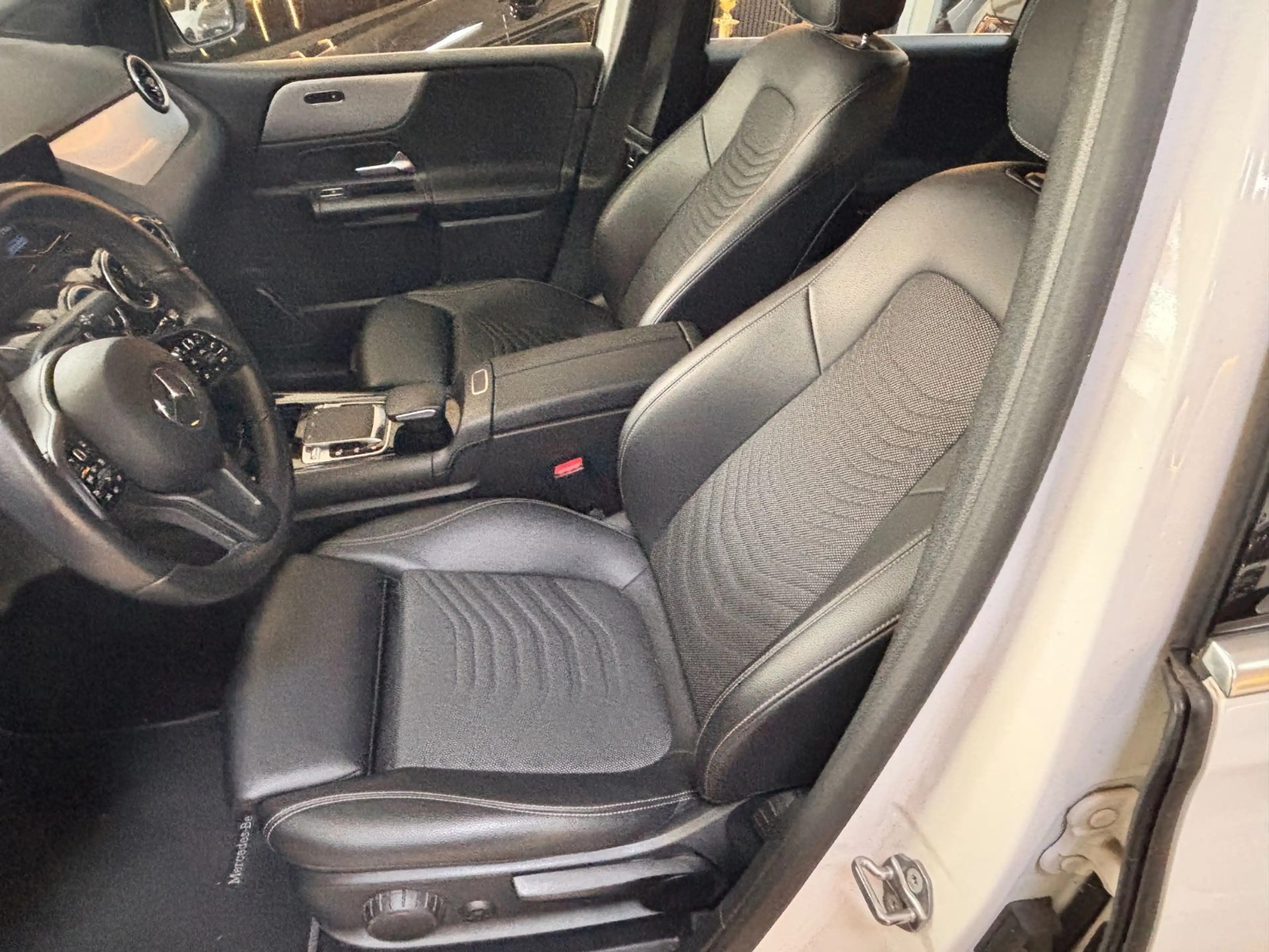 Mercedes-Benz B 180 Aut. — photo 11
