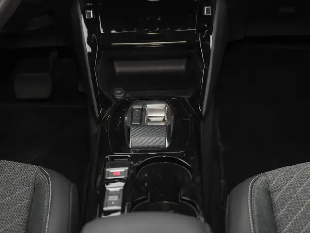 Peugeot 2008 view 12