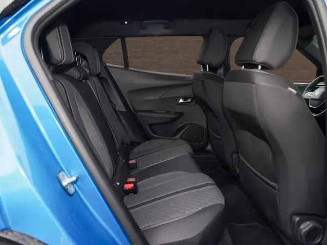Peugeot 2008 view 9