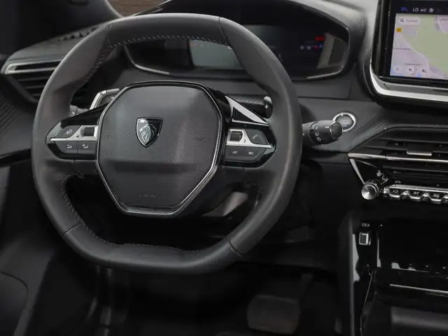 Peugeot 2008 view 11