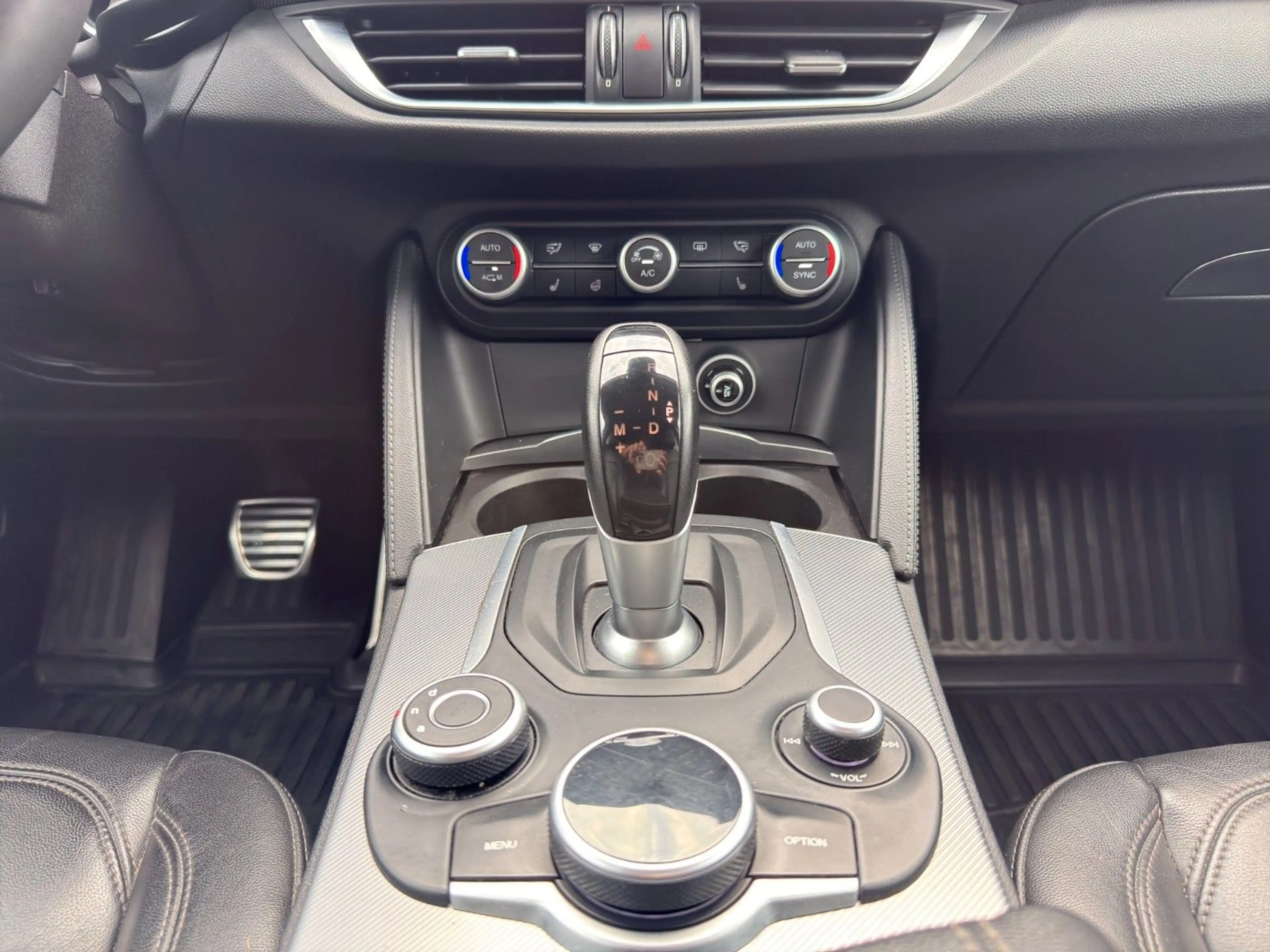 Alfa Romeo Stelvio 2.0 Super Q4,LED.Leder,Navi,E Sitze — photo 15