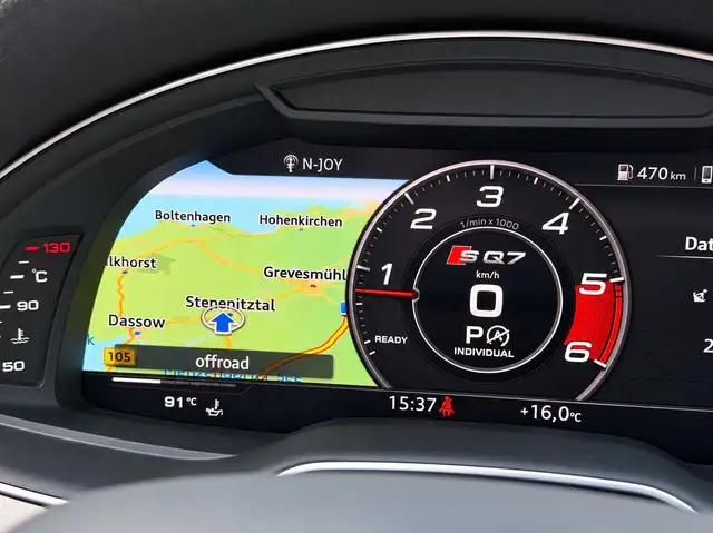 Audi SQ7 view 13