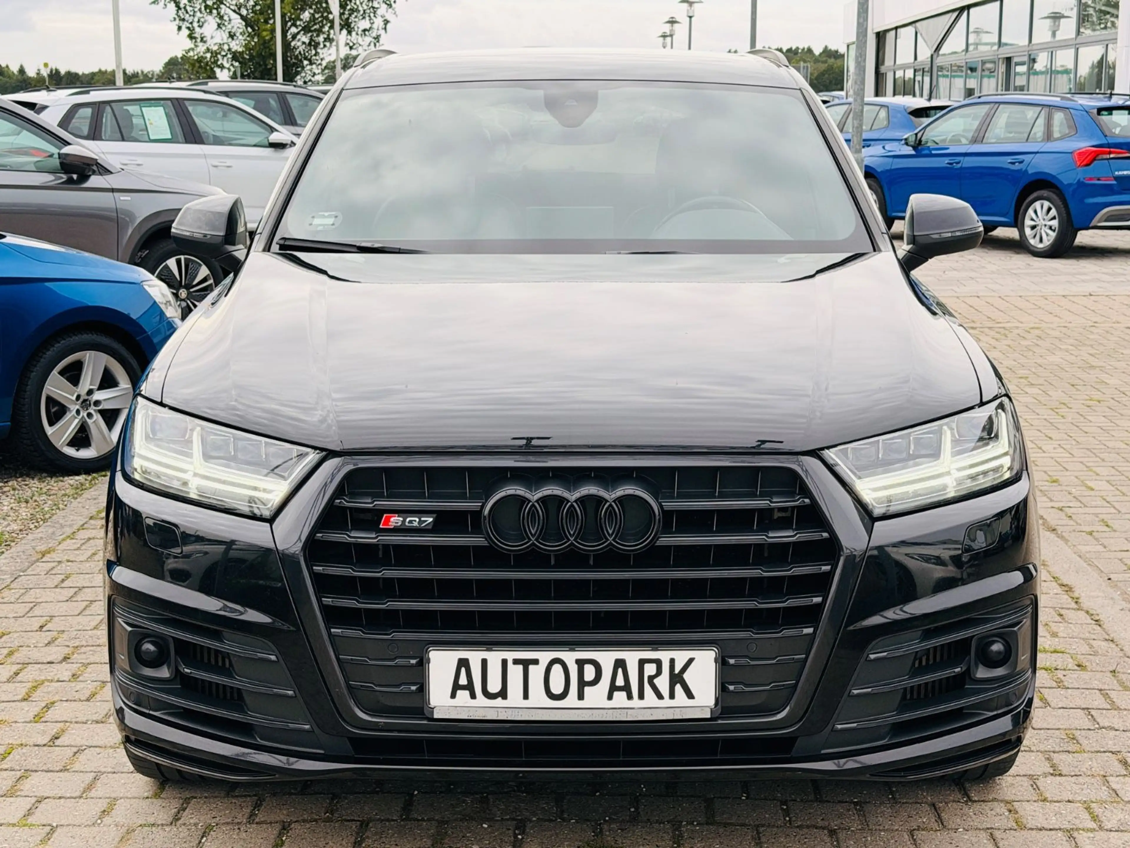 Audi SQ7 4.0 TDI quattro *LEDER*LED*NAVI*22 ZOLL* — photo 2