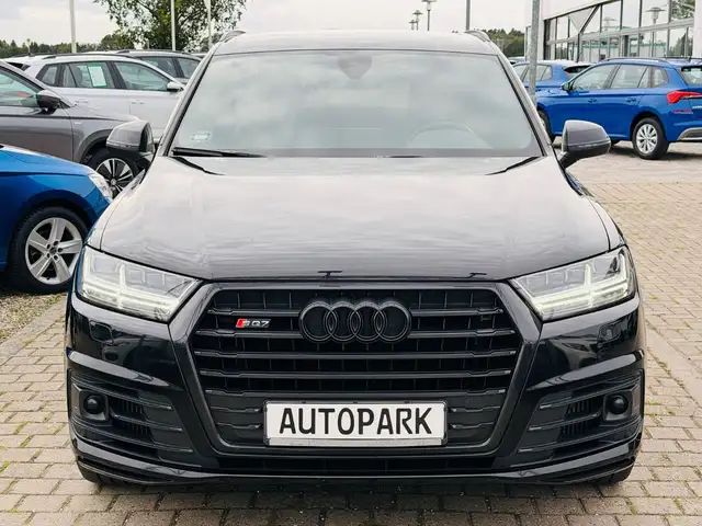 Audi SQ7 view 2