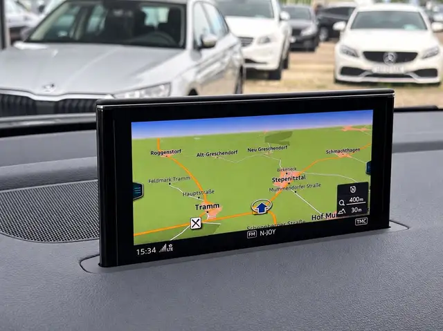Audi SQ7 view 14
