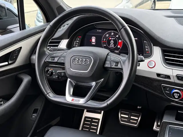 Audi SQ7 view 12