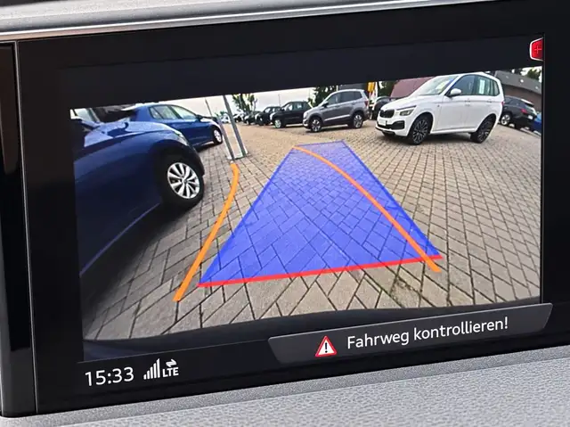 Audi SQ7 view 15