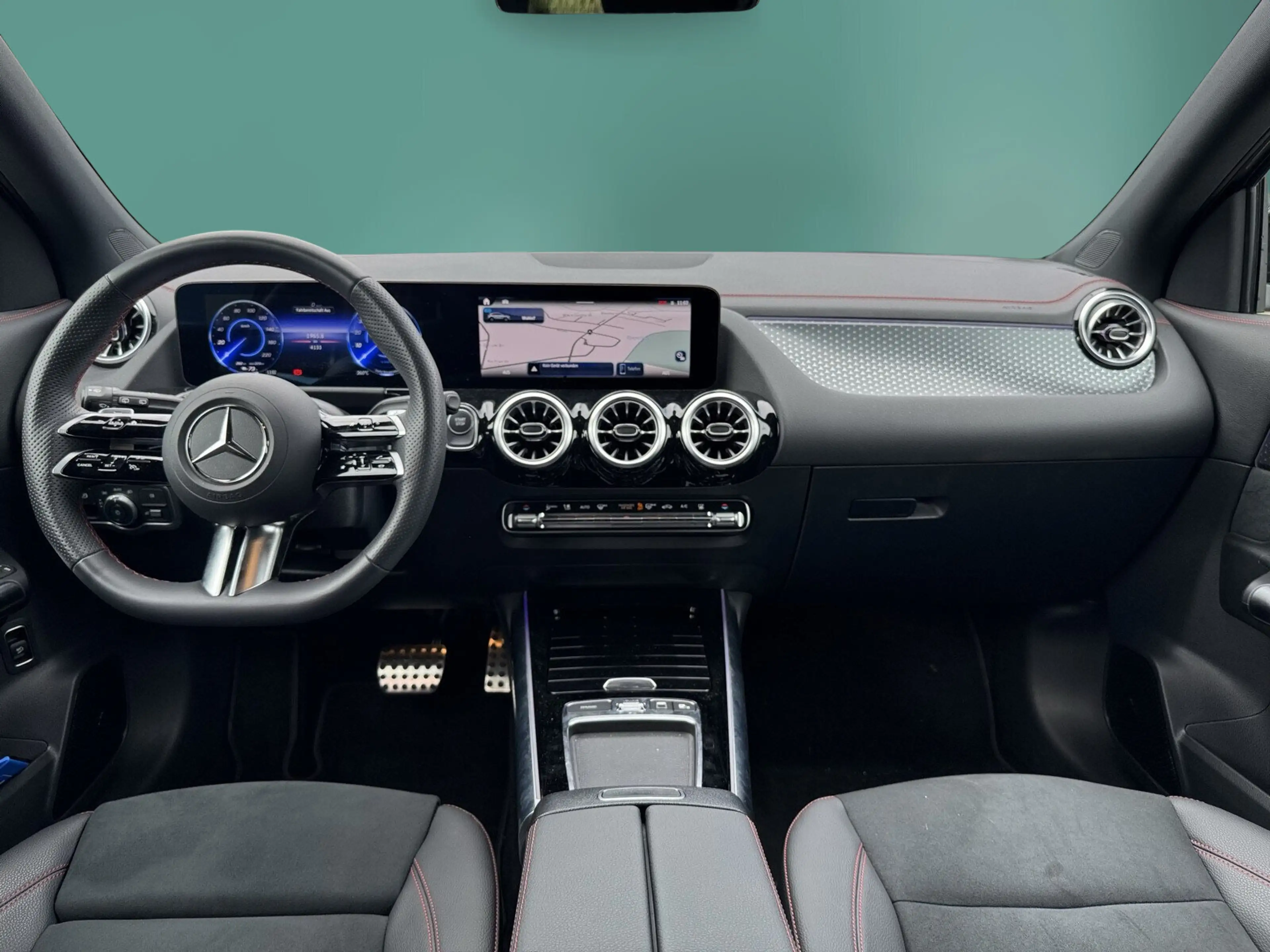 Mercedes-Benz EQA 300 EQA 300 4M AMG*KAMERA*AHK*DISTRONIC*SHZ*LHZ*KEYL — photo 11