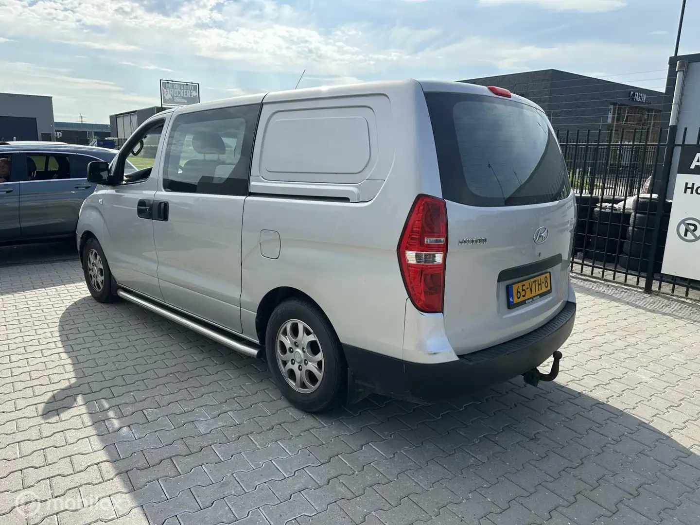 Hyundai H 300 bestel 2.5 CRDi Active dubbel cabine airco apk 26 - 2