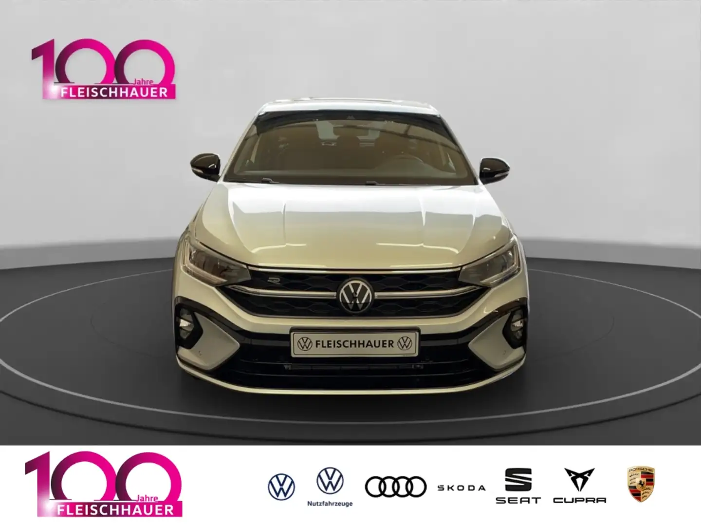 Volkswagen Taigo R-Line 18'' DSG LED Navi ACC Kamera Pano Plateado - 2