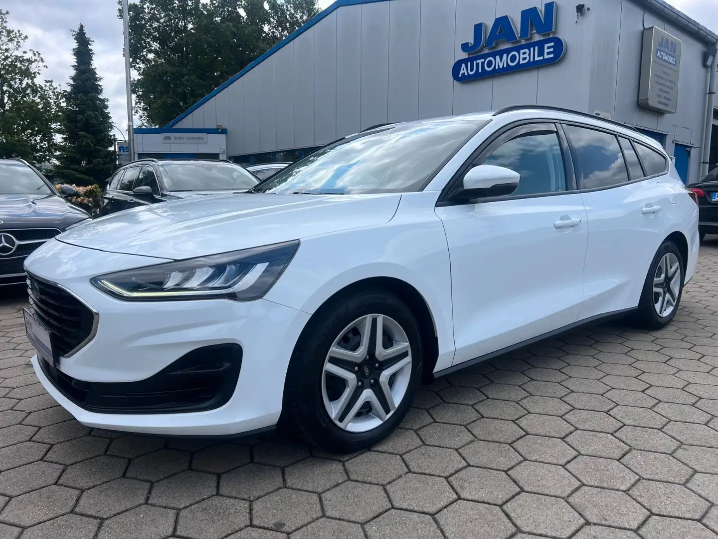 Ford Focus Turnier 1.5 Cool & Connect Kamera LED Weiß - 1