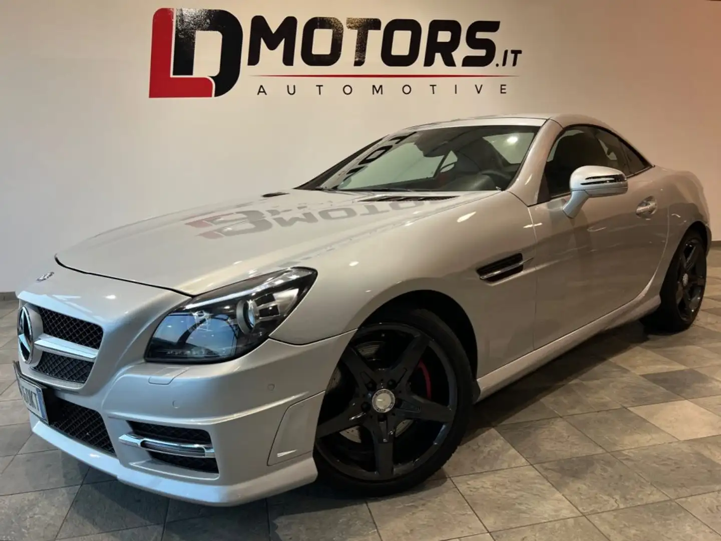 Mercedes-Benz SLK 200 CGI Premium AMG Серебристый - 1