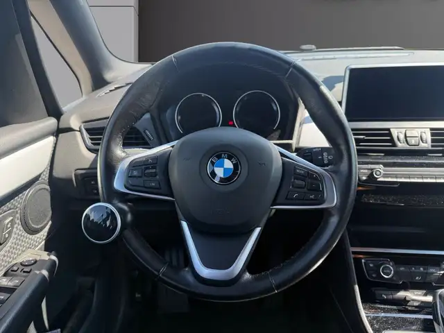 BMW 2 Series view 13