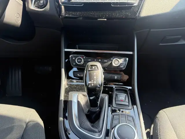 BMW 2 Series view 11