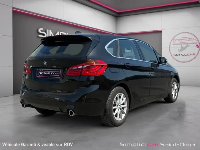 BMW 2 Series view 8
