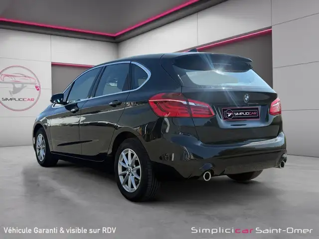 BMW 2 Series view 3
