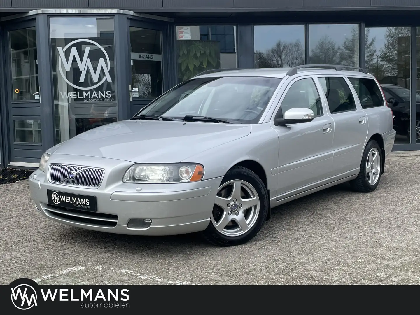 Volvo V70 2.5T Momentum Youngtimer l Leder l Xenon Grau - 1