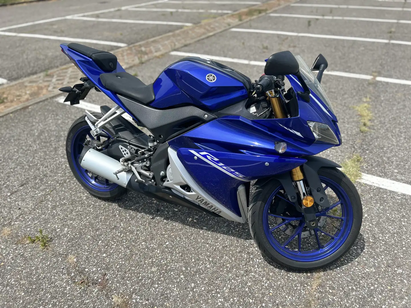 Yamaha YZF-R125 - 1