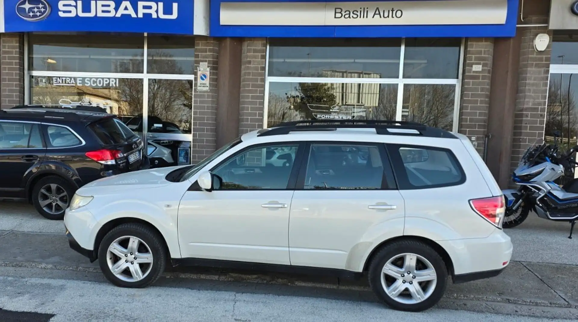 Subaru Forester 2.0 XS Trend Bi-Fuel GPL Bianco - 1