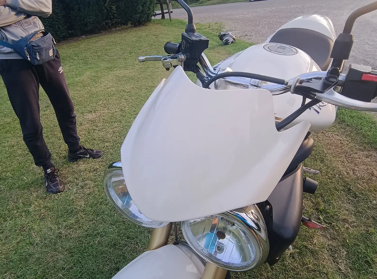 Triumph Street Triple 675 Bianco - 2