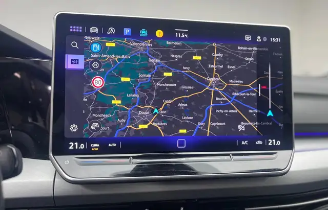 Volkswagen Golf view 11