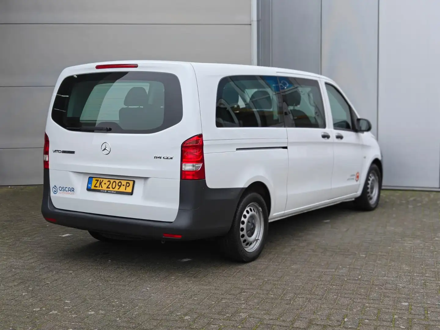Mercedes-Benz Vito Tourer 114 BlueTEC Pro Extra Lang 8-pers Weiß - 2