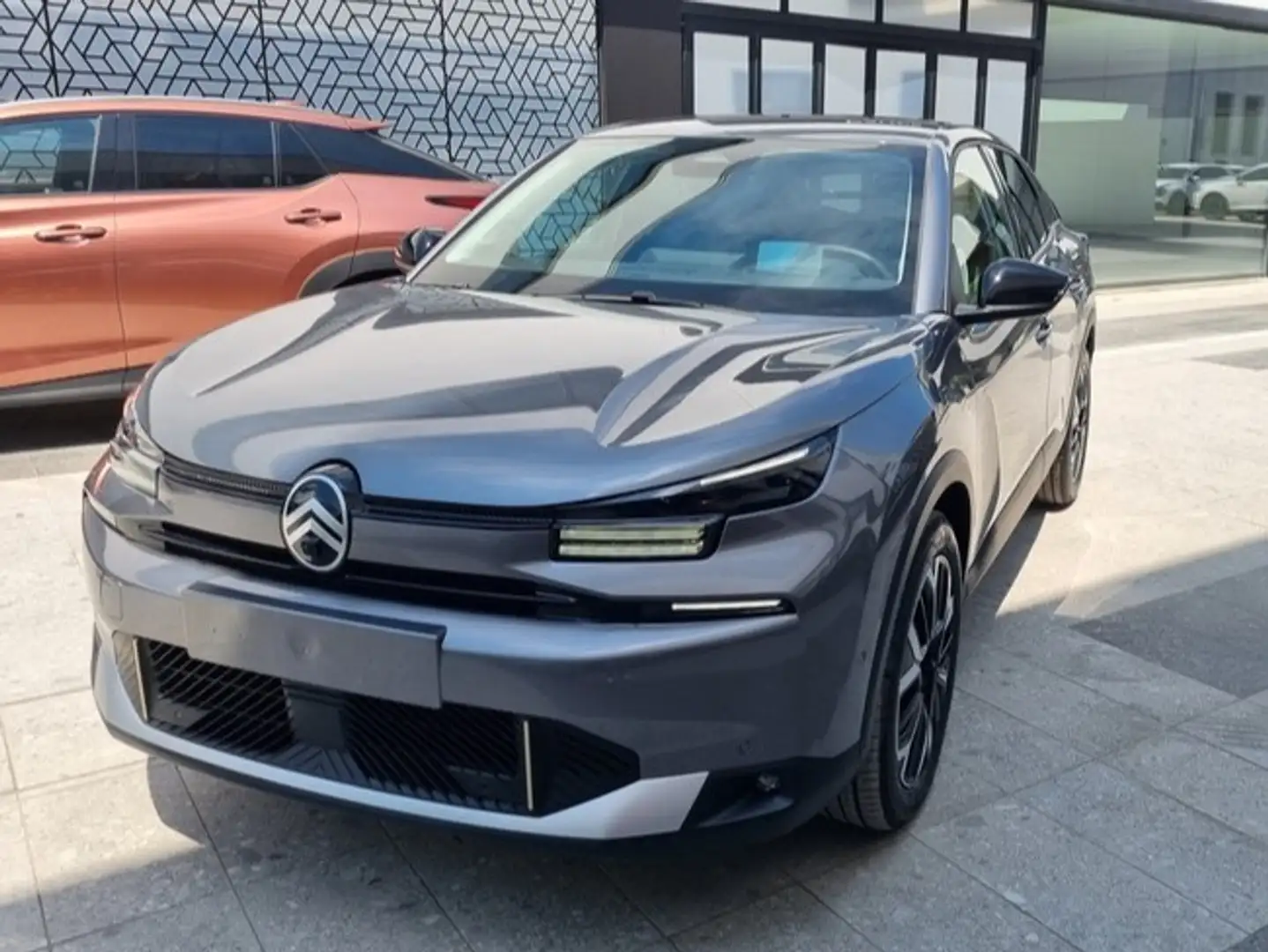 Citroen C4 1.2 Hybrid Max Grau - 1