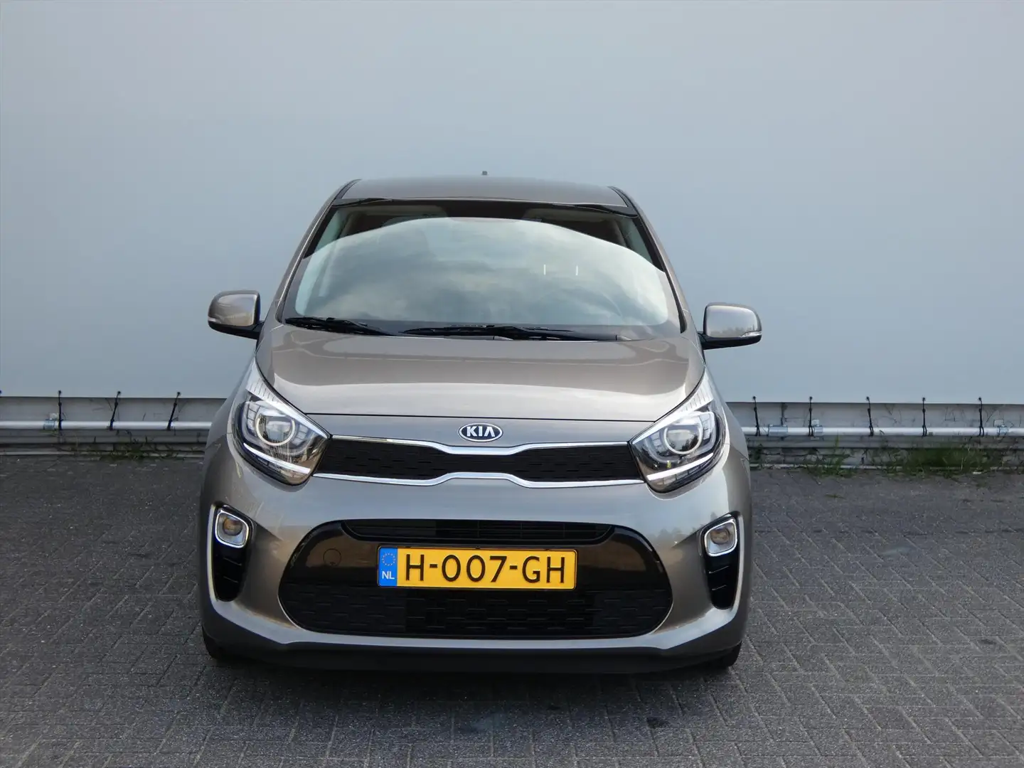 Kia Picanto 1.0 MPi 67pk 4-zits DynamicPlusLine Grijs - 2