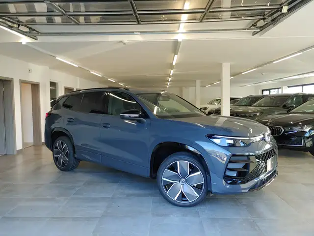 Volkswagen Tayron e-Hybrid R-Line Pano/EasyOpen/AHK/Headup/DCC/Kam