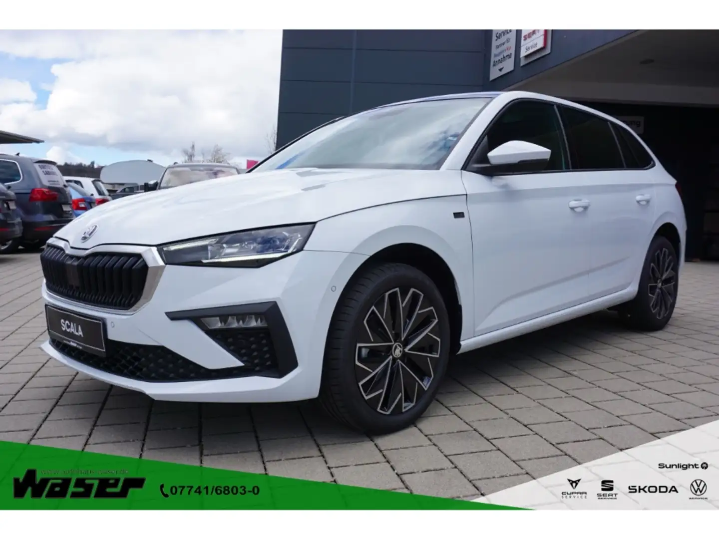 Skoda Scala 1.0 TSI Drive DSG Navi LED ACC Kamera SHZ PDC DAB Weiß - 1
