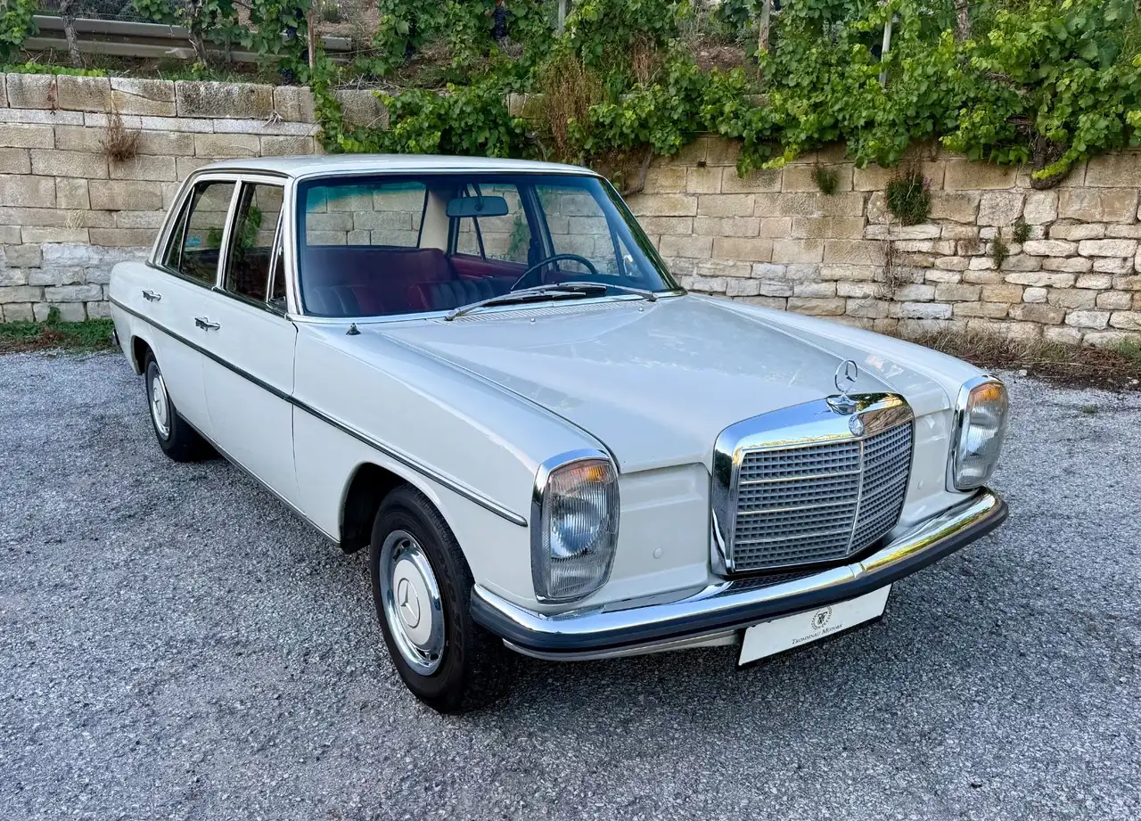 Mercedes-Benz 220 /8 W115, orig.Scheckheft, Vergaser überholt!, foto 1