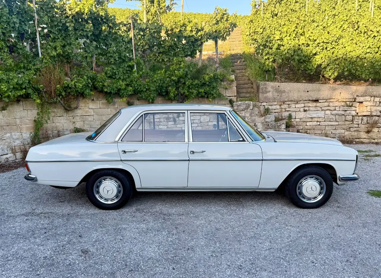 Mercedes-Benz 220 /8 W115, orig.Scheckheft, Vergaser überholt!, foto 8