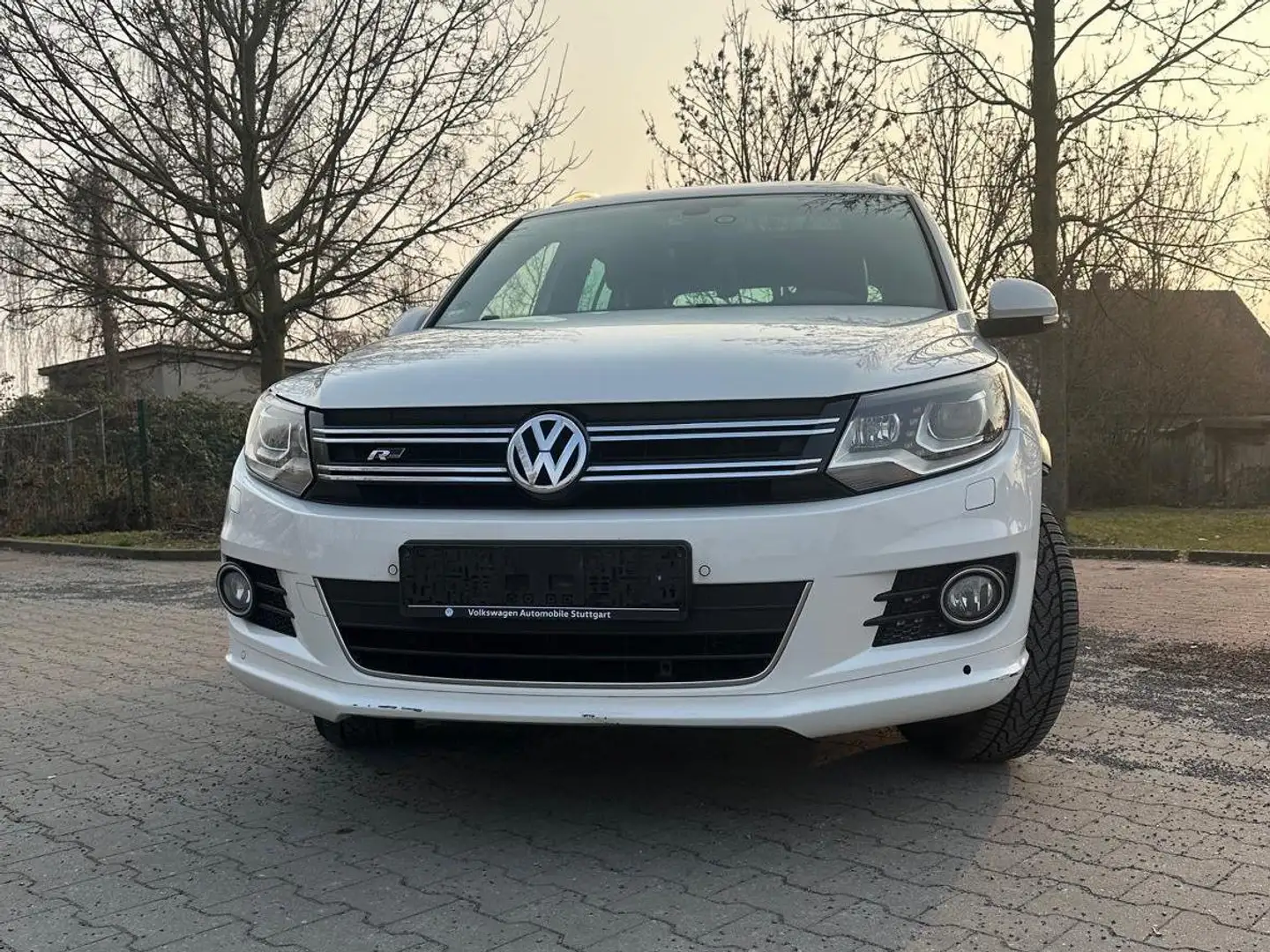 Volkswagen Tiguan 2.0 TDI DPF 4Motion BlueMotion Techn. DSG Sport Bílá - 1