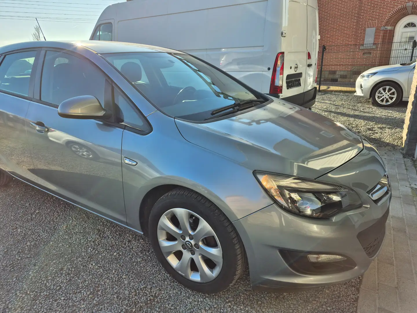 Opel Astra 1.4i Enjoy Active Grijs - 2