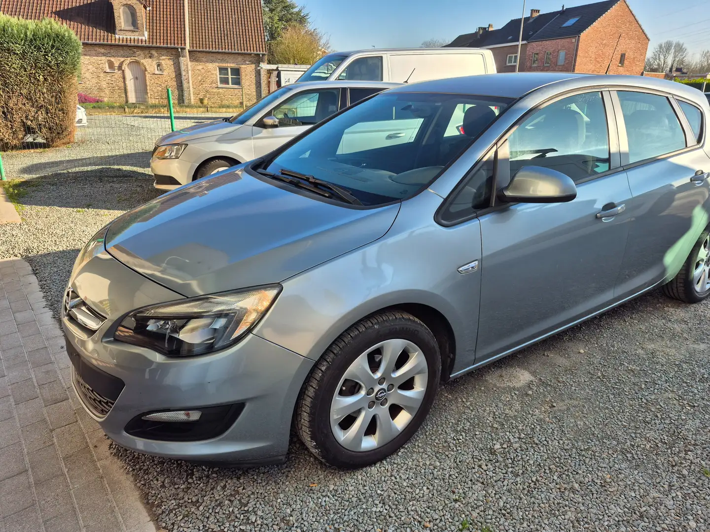 Opel Astra 1.4i Enjoy Active Grijs - 1