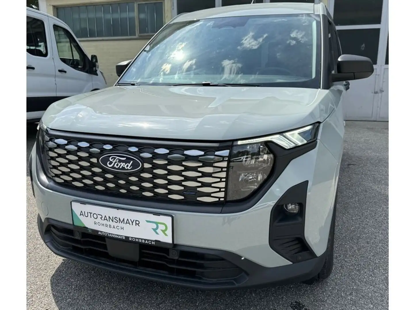 Ford Tourneo Courier E-Trend Gris - 2