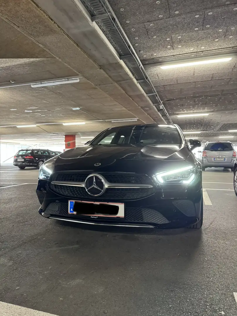 Mercedes-Benz CLA 200 Shooting Brake Aut. Progressive Schwarz - 2