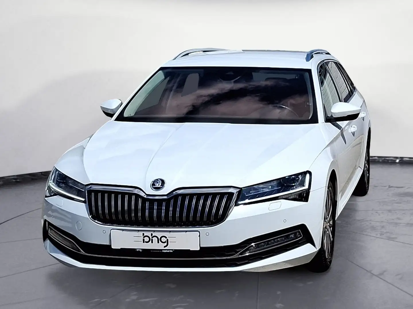 Skoda Superb Combi 2.0 TSI DSG Style AHK MatrixLED Nav Weiß - 2