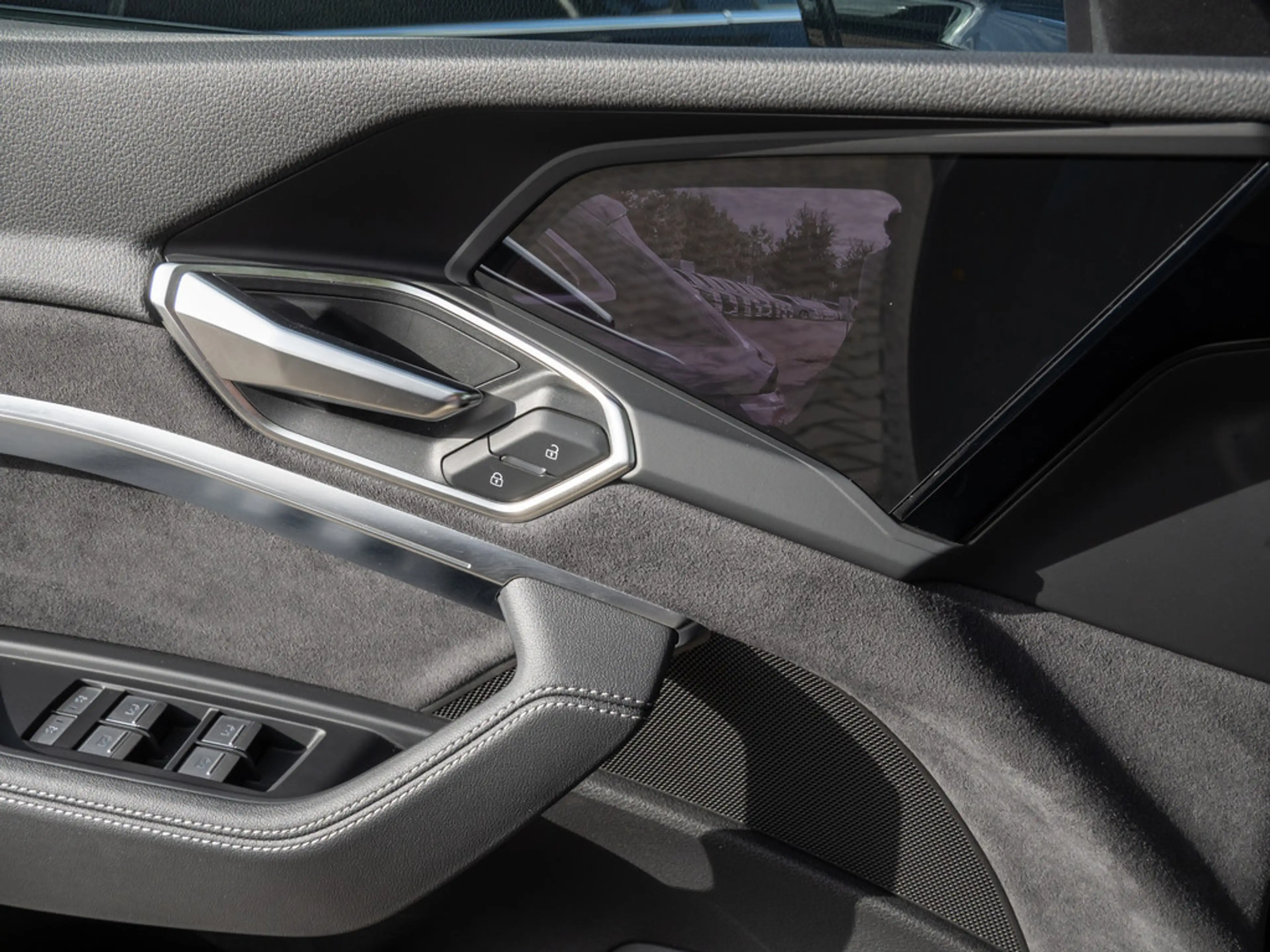 Audi Q8 e-tron S line 55 quattro MATRIX PANO ACC B — photo 21
