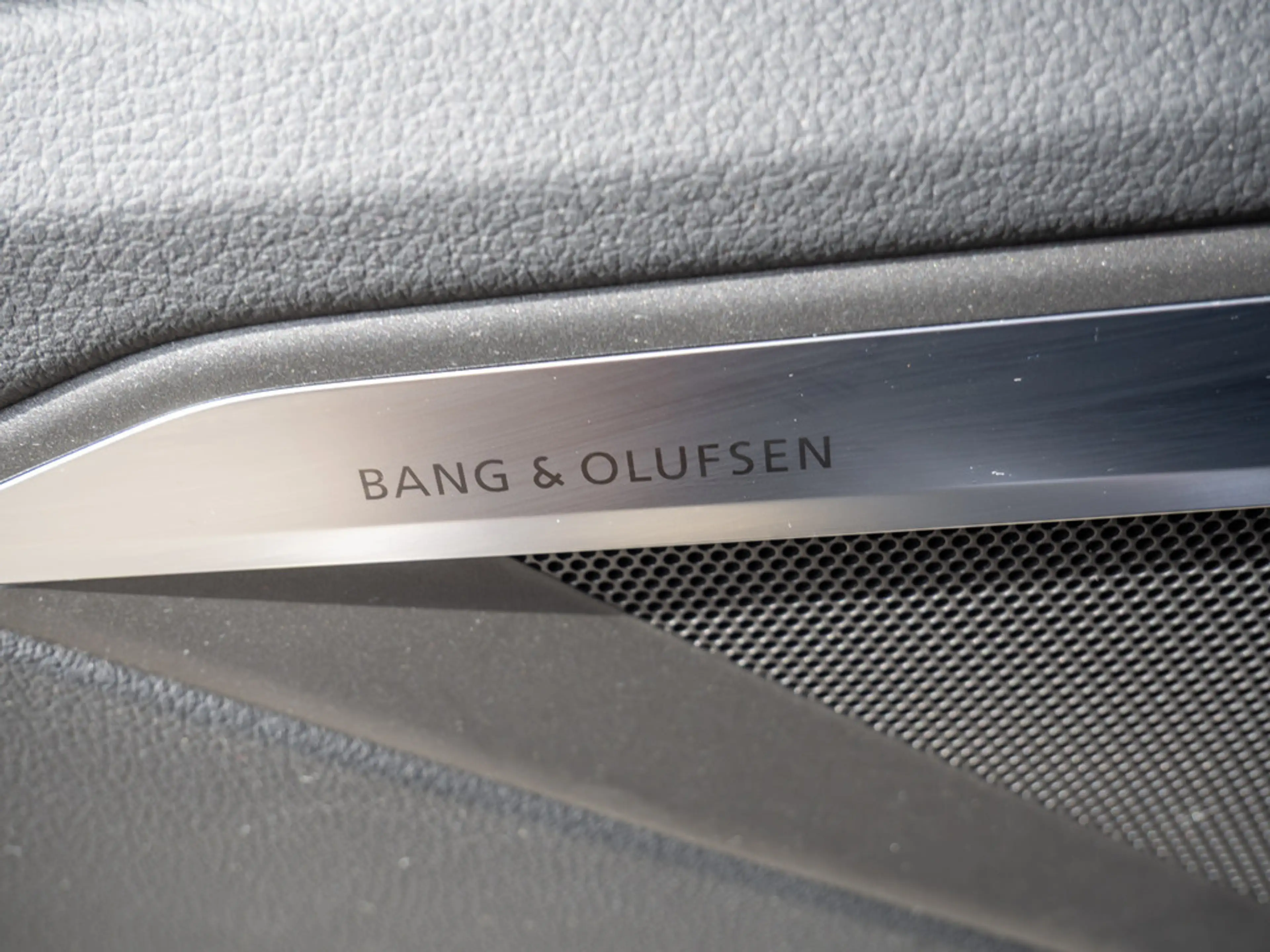 Audi Q8 e-tron S line 55 quattro MATRIX PANO ACC B — photo 20