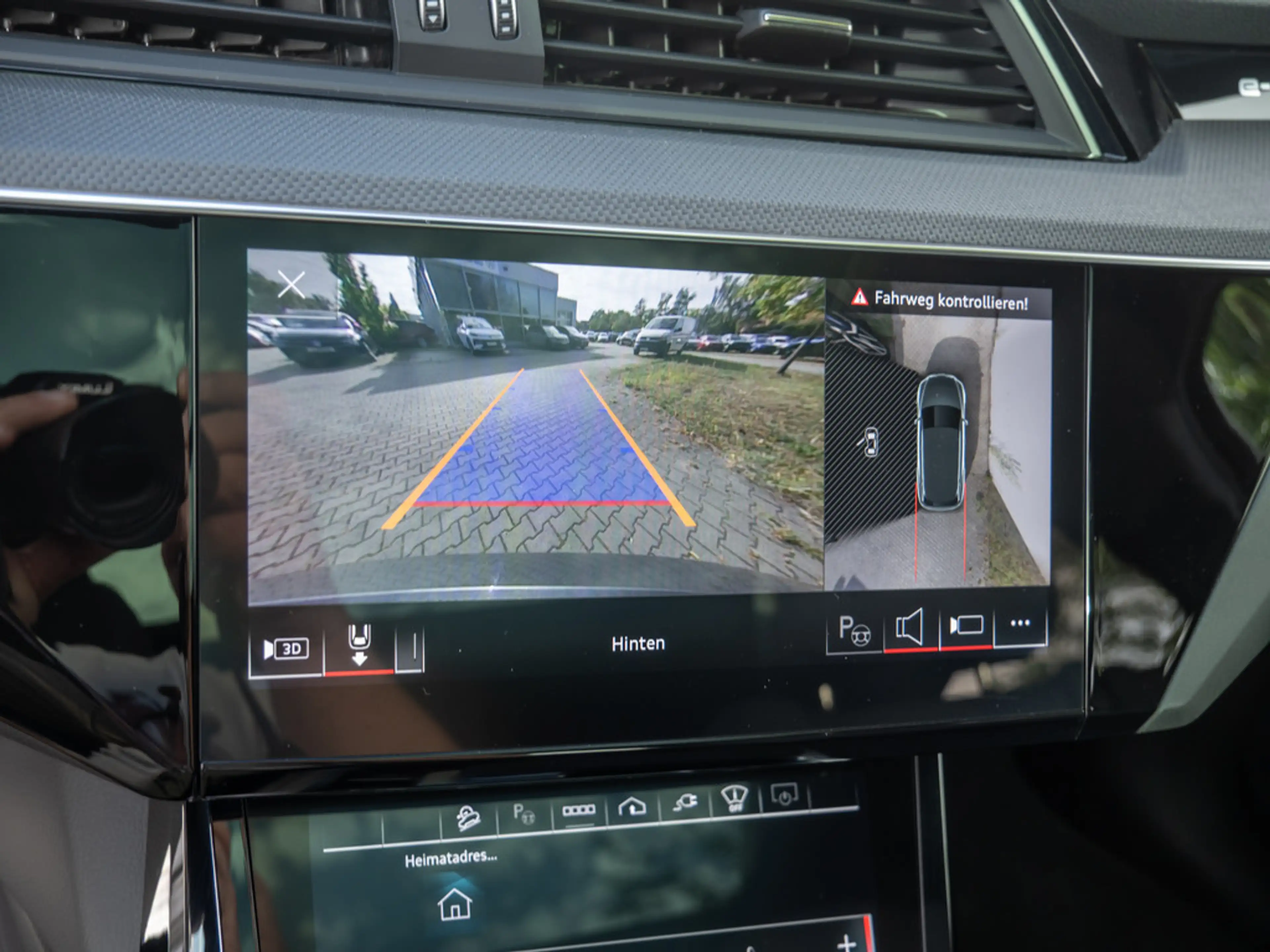 Audi Q8 e-tron S line 55 quattro MATRIX PANO ACC B — photo 13