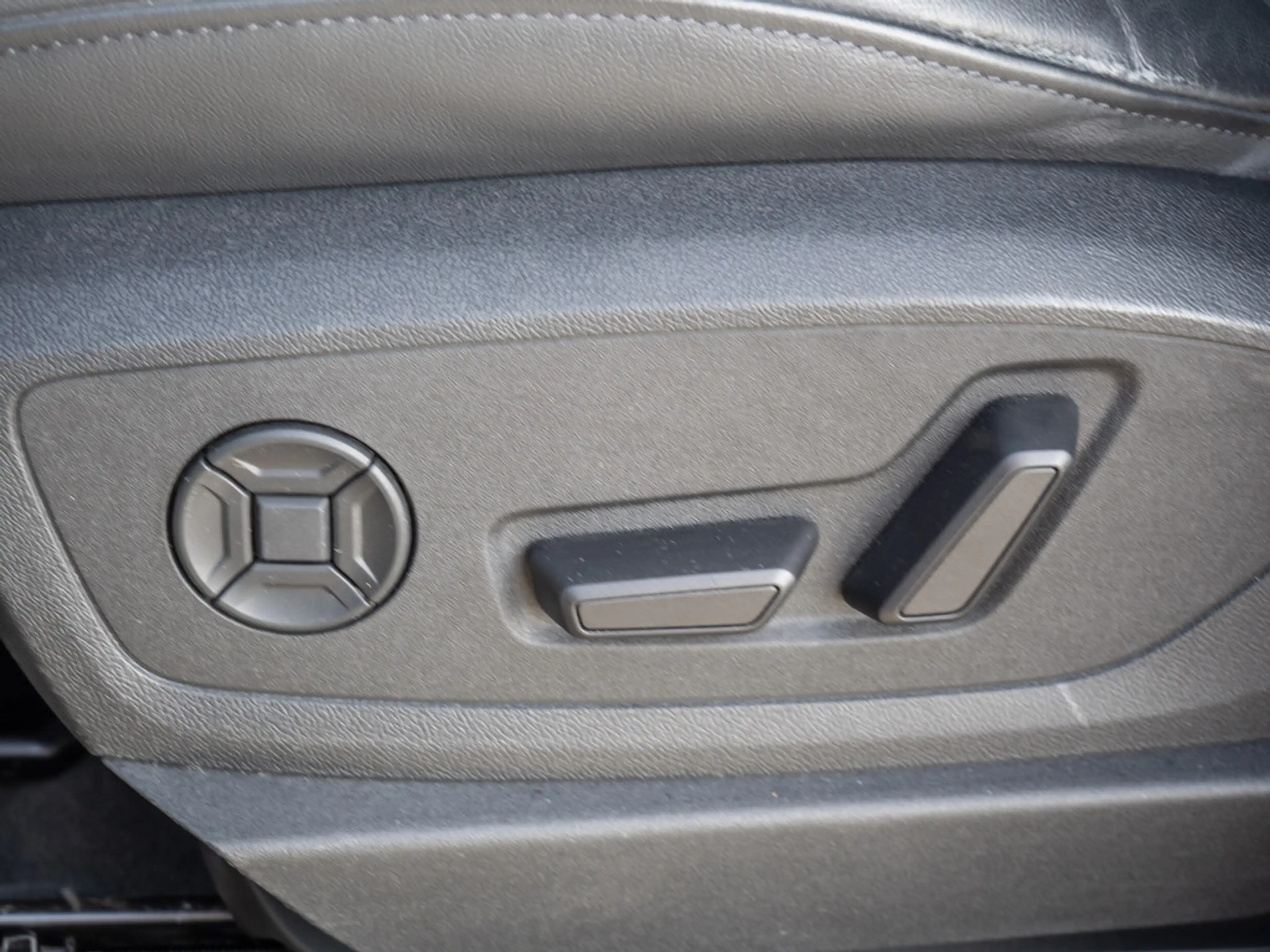 Audi Q8 e-tron S line 55 quattro MATRIX PANO ACC B — photo 22