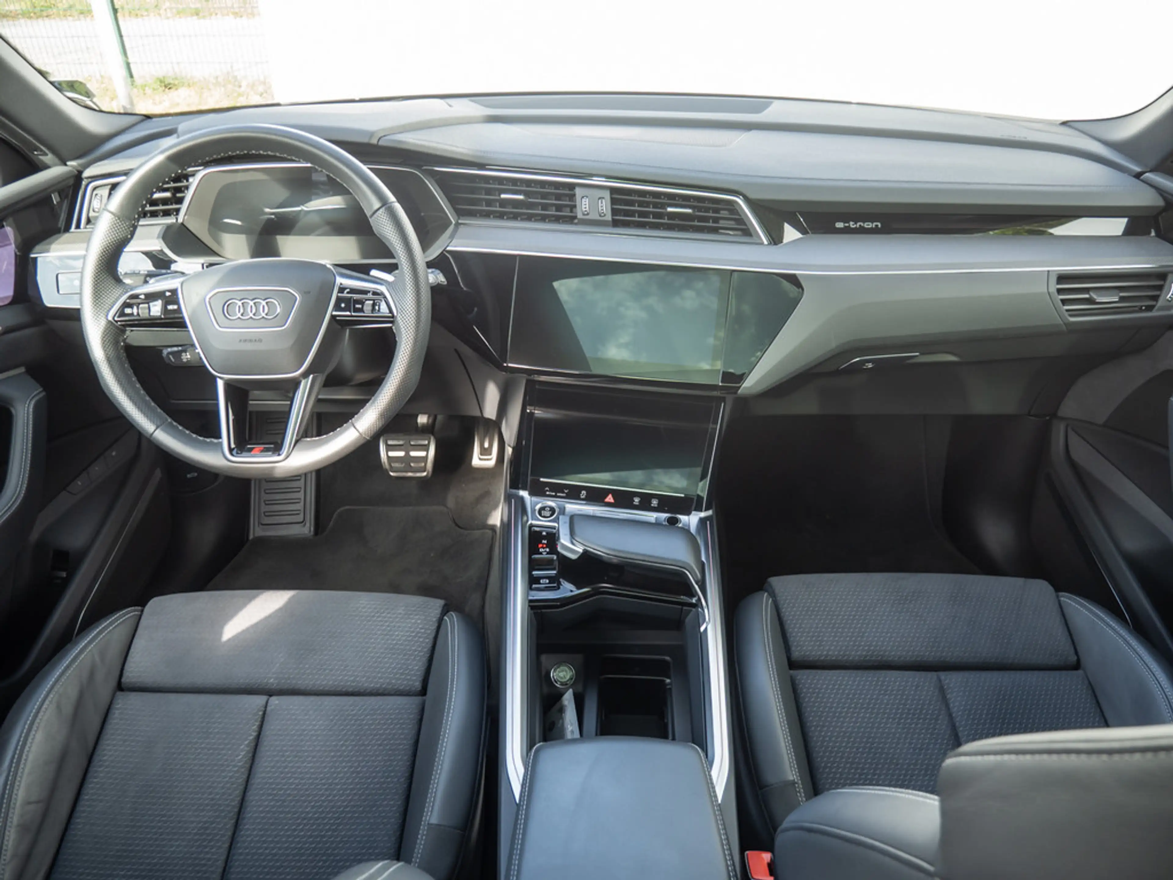 Audi Q8 e-tron S line 55 quattro MATRIX PANO ACC B — photo 8