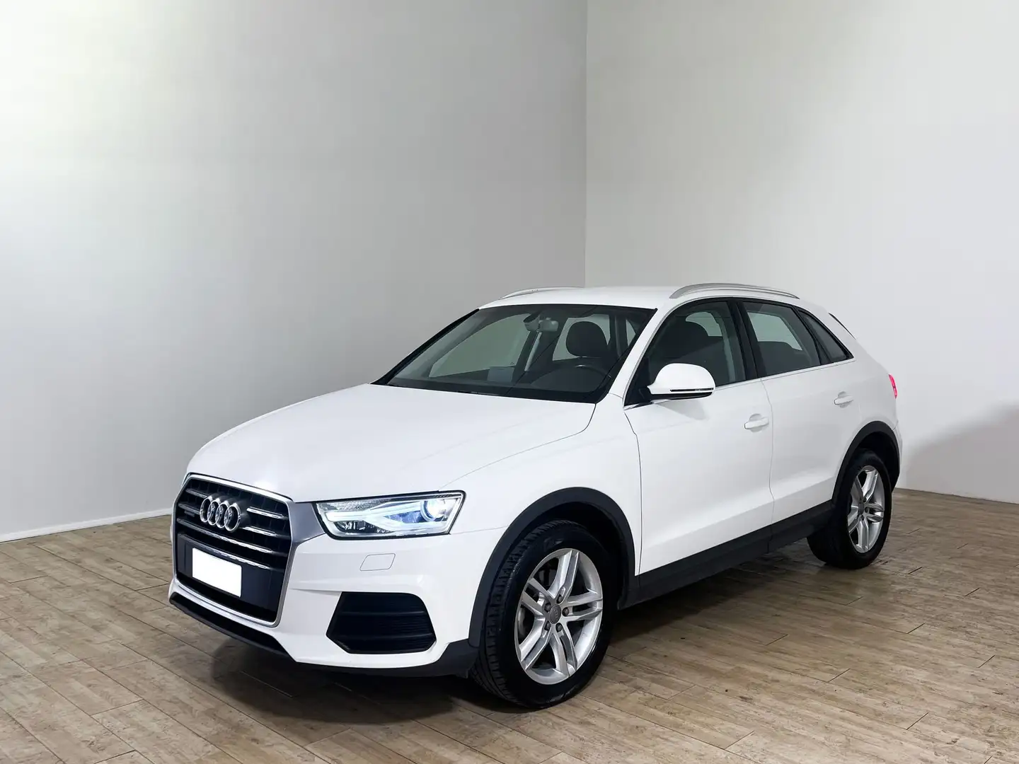 Audi Q3 2.0 TDI 150 CV quattro S tronic Business Bianco - 1