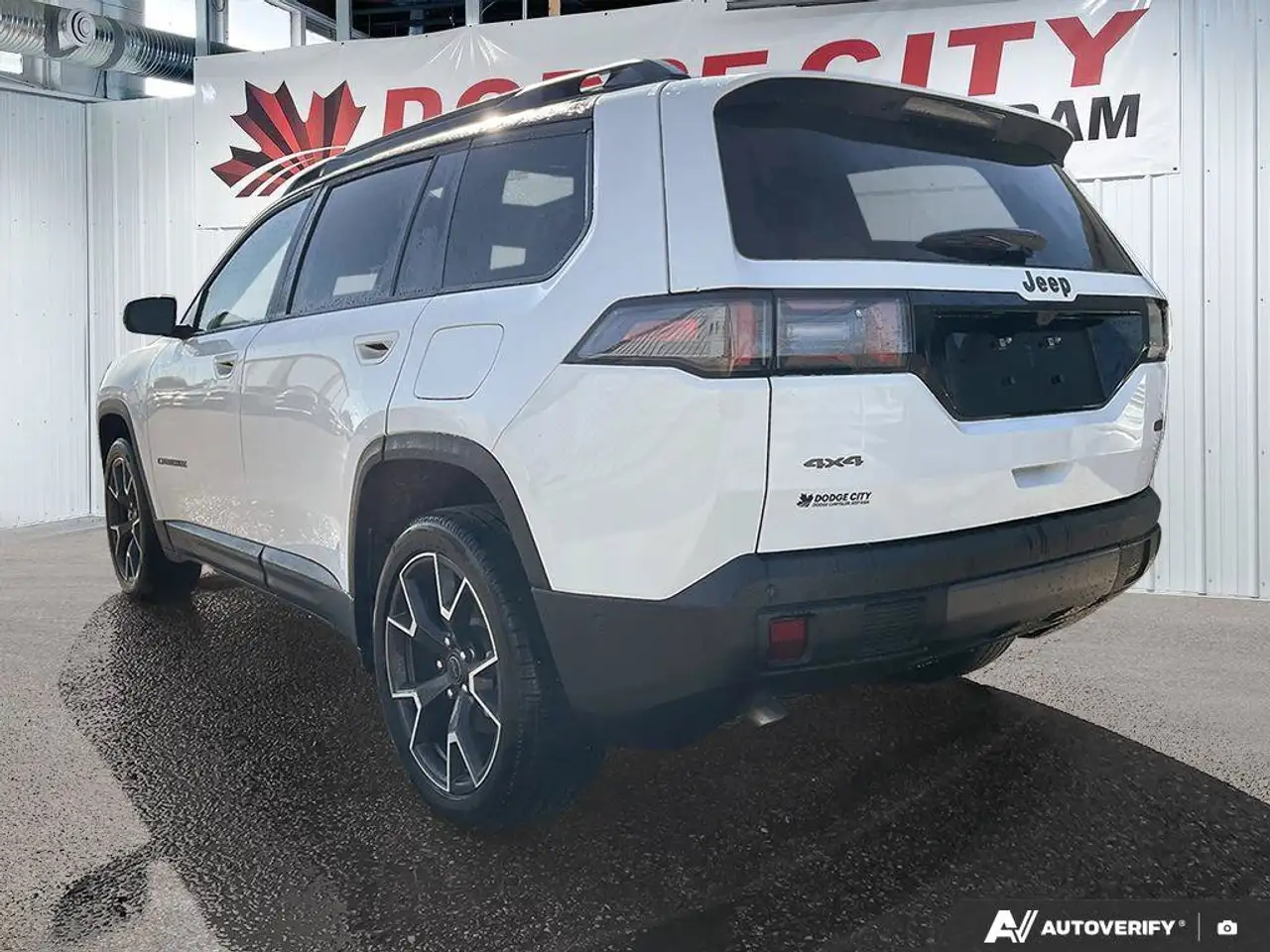 Jeep Cherokee снимка Jeep Cherokee