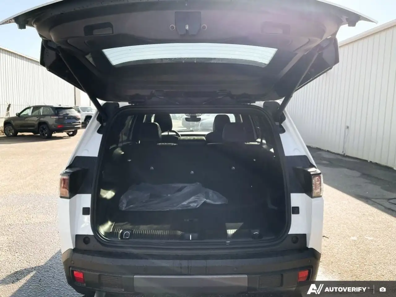 Jeep Cherokee снимка Jeep Cherokee