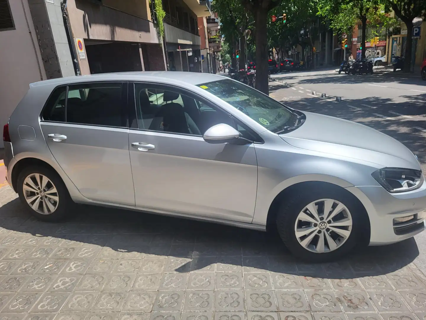 Volkswagen Golf Golf 1.6 TDI BlueMotion Plateado - 2