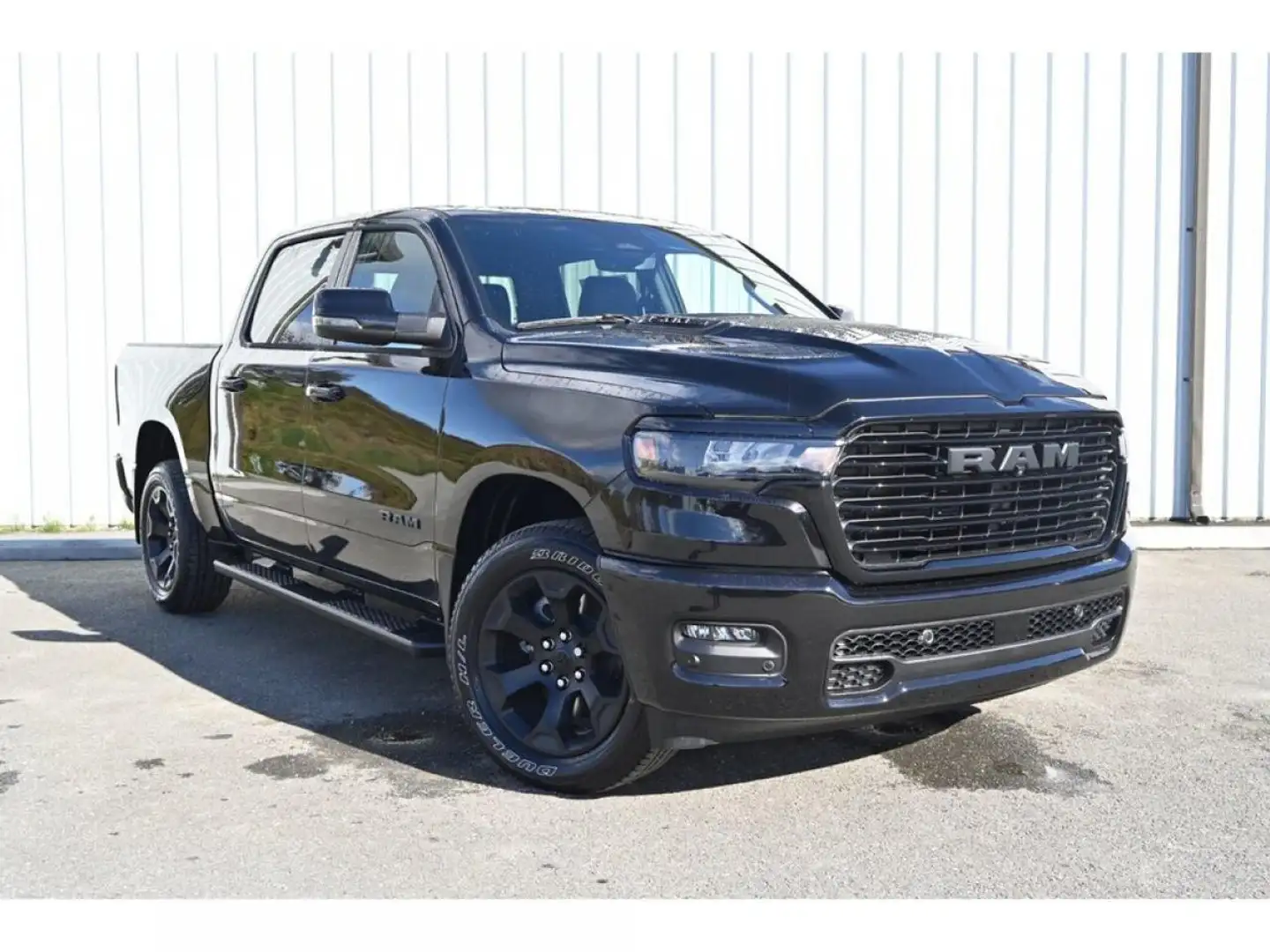Dodge RAM 1500 CREW CAB SPORT BLACK PACKAGE 2025 Negro - 1