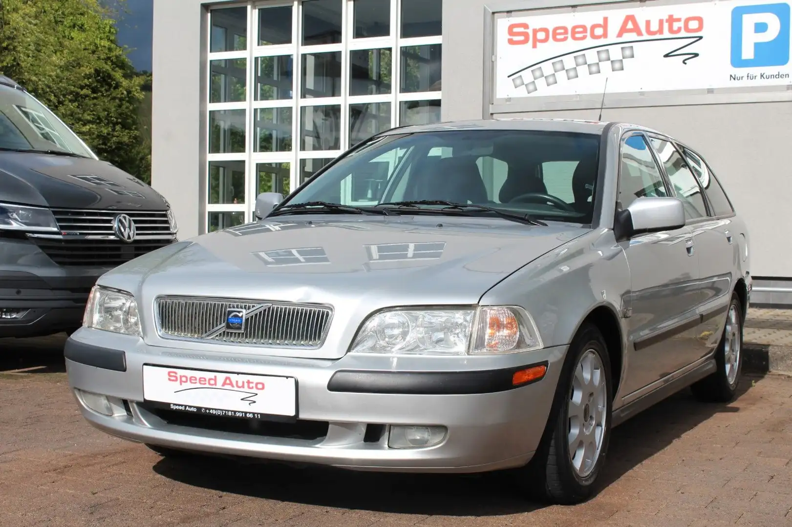 Volvo V40 1.8 Comfort Aut./LEDER/GHSD/SITZH./8-FACH Gris - 2